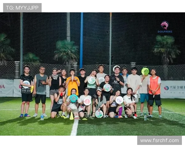 重庆飞盘队在全国飞盘配合排行榜中荣获第六名的佳绩引发热议